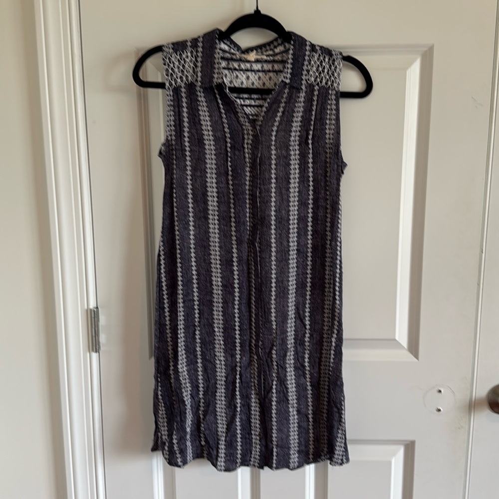 Hem & Thread Size Small Blue sleeveless Shirt Dress